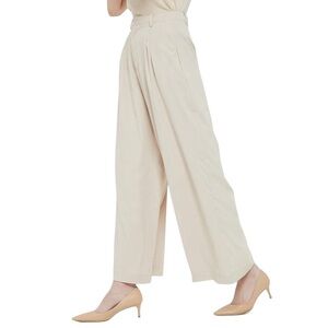 Chic Beige Wide-Leg Pants- Small Short